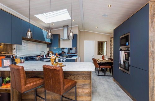 Inverurie Ski Chalet | Luxurious Lodge, perfect for couples or familes, sleeping four people.