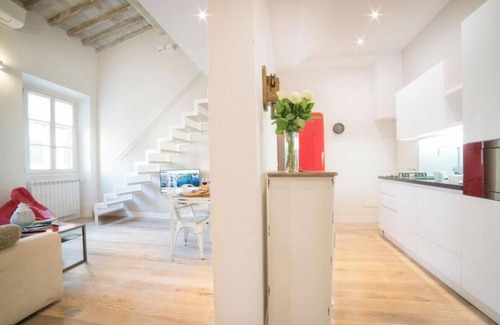 San Giovanni Apartment | Luxurious Loft Apartment in the Heart of Florence, Near Santa Maria Novellan