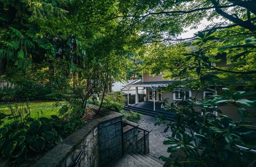 Shaughnessy House | Luxurious Mansion With Gym & HotTub - Central West Vancouver