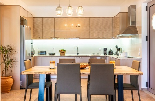 Afandou Villa | Luxurious Μodern Beachfront Villa with Private Swimming Pool ideal for Family