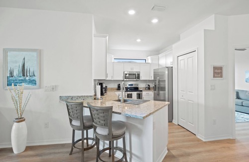 Port Charlotte House | Luxurious new villa with water view in Gated Community free wifi