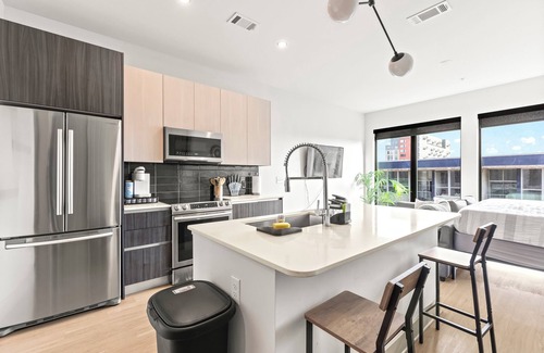 Home Park Apartment | Luxurious Oasis in the Sky