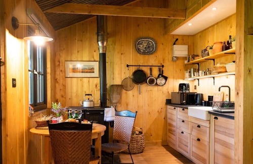 Clachan of Campsie Cabin | Luxurious Off-Grid Cabin Retreat in Glasgow