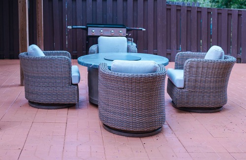 Lake Ridge Apartment | Luxurious Open Concept Space With Amazing Patio