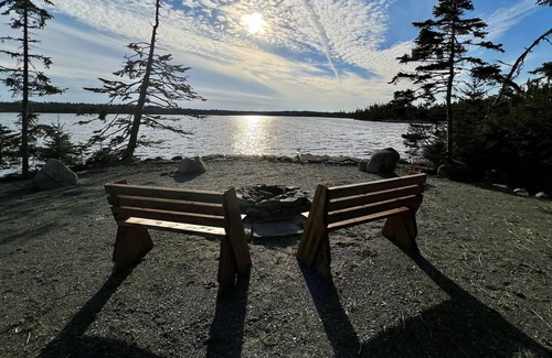 Saint Esprit Cottage | Luxurious Outdoor Hot Tub, Stunning Wooden Interior & Lake view