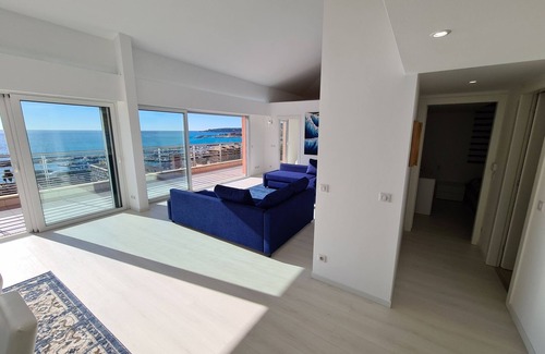 Alpes-Maritimes Apartment | Luxurious penthouse with magnificent views over the bay of Menton 10 Peoples