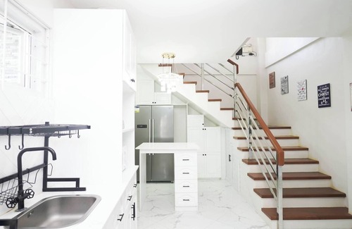 Lucena House | Luxurious Place Cozy Spacious Family Suite with WIFI near SM Lucena