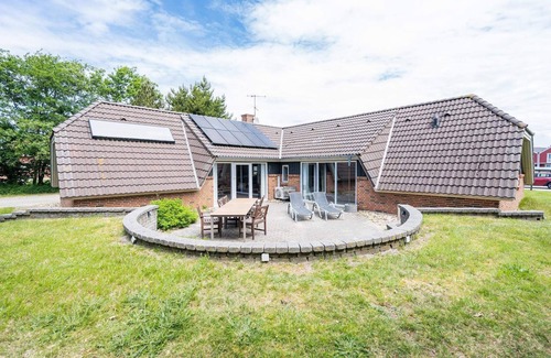 Blavand House | Luxurious Pool Retreat in Blavand-By Traum