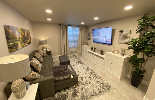 South Jordan House | Luxurious Private Apartment in South Jordan, Utah