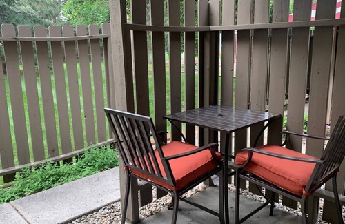 Niwot Condo | Luxurious, Quiet Condo in the Heart of Town