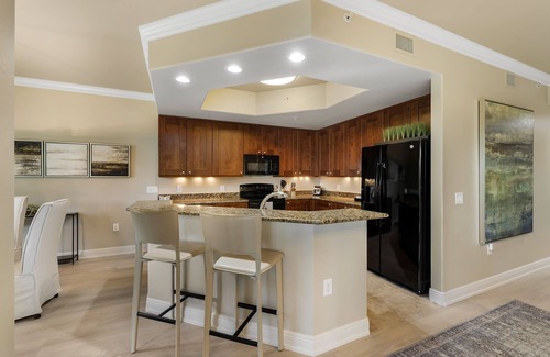 Royal Harbor Condo | Luxurious Resort Near 5th Ave & Beaches
