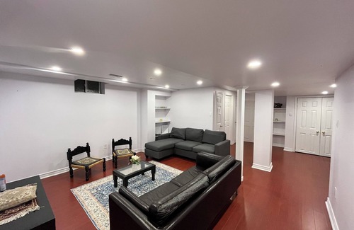 Churchill Meadows Apartment | Luxurious Retreat ; 2BR basement in Mississauga