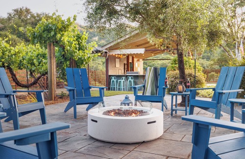 Ukiah House | Luxurious & Serene Estate: Sleeps 20, Pool, Games!