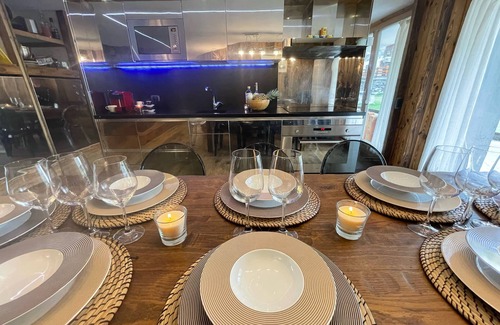 Cervinia Apartment | Luxurious ski in/out apartment (12 persons)