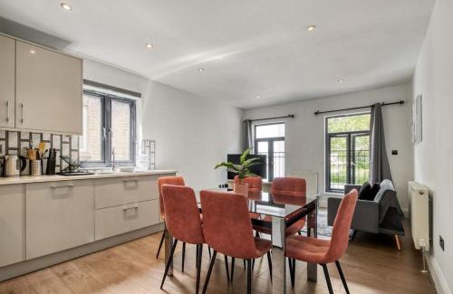 Southfields Apartment | Luxurious Spacious Apartment 2BR 2BA