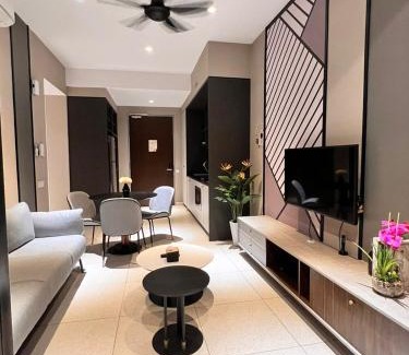 Kuala Lumpur Apartment | Luxurious Stay at Millerz Square by Yuan Suite