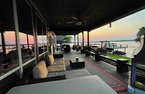 Carolyn Estates Villa | Luxurious, Tranquil, 4BR Lakefront Villa
