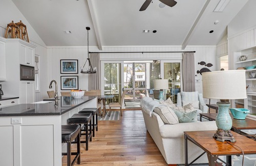 Palmetto Bluff House | Luxurious Two Bedroom Cottage, Enchanting Backyard