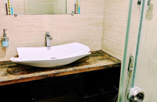 Aarey Colony Villa | Luxurious villas will all basic and a private pool