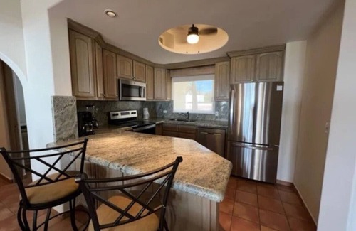 Zona Hotelera Condo | Luxurious Views and Gardens in Las Mananitas