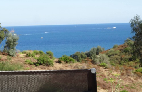 Plage de la Garonnette Villa | Luxurious Villa, large pool, splendid sea view, 5min walk to the beach
