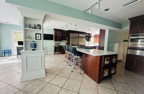 Riverview Estates Villa | LUXURIOUS VILLA WATERFRONT NEAR SIESTA KEY BEACH