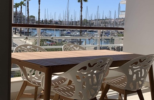 Telheiro Apartment | Luxurious Water Edge Apartment in the Heart of the Marina