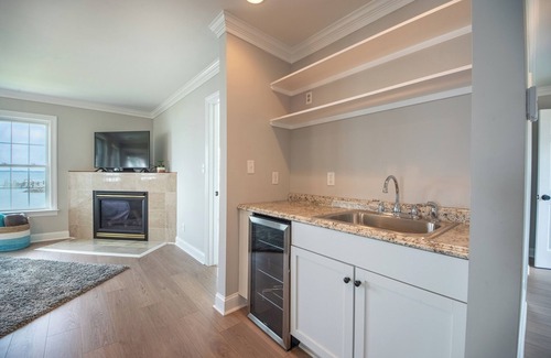 Deltaville House | Luxurious Waterfront Paradise with gorgeous water views& private deck 4bd/3bath