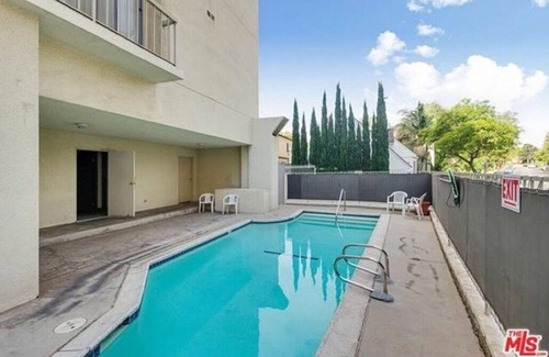 Westwood Condo | Luxurious Wilshire Corridor Condo Near UCLA, Century City, & Beverly Hills