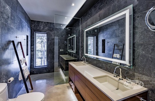 Port Carling Cottage | Luxuriously stunning 5bed 3bath retreat on Tucker Lake! Hot Tub!