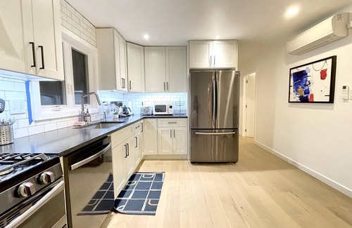 Historic Downtown Apartment | Luxury 1 bd in Jersey City 5mins to Grove St Path