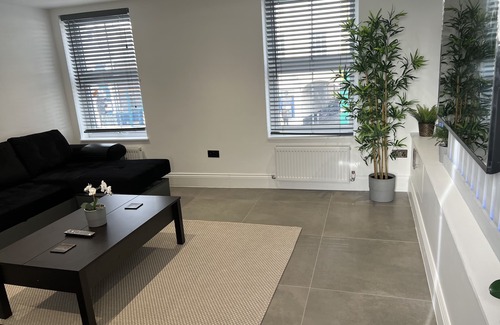 High Barnet Apartment | Luxury 1 bed apartment + 1 Sofa Bed