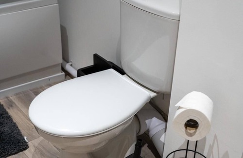 Bury Apartment | luxury 1 bedroom 1 bathroom apartment