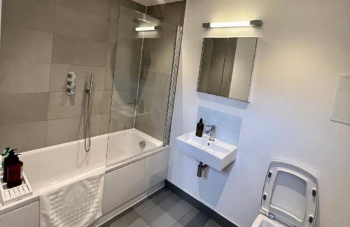 Limehouse Apartment | Luxury 1 Bedroom Apartment- Tower Hamlets, London