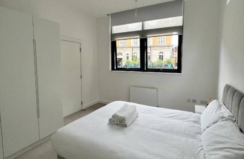 Limehouse Apartment | Luxury 1 Bedroom Apartment- Tower Hamlets, London