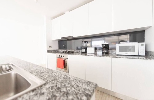 San Francisco Apartment | Luxury 1 bedroom apt free parking and Pool