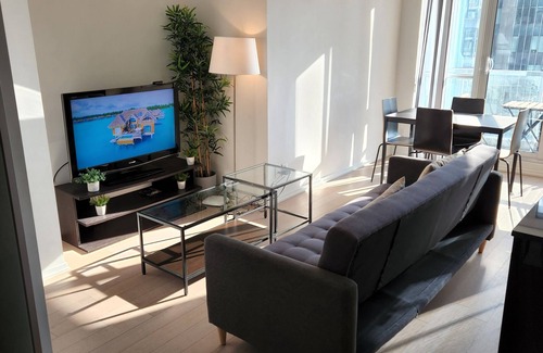 Financial District Condo | Luxury 1- Bedroom Luxury Toronto Downtown Condo