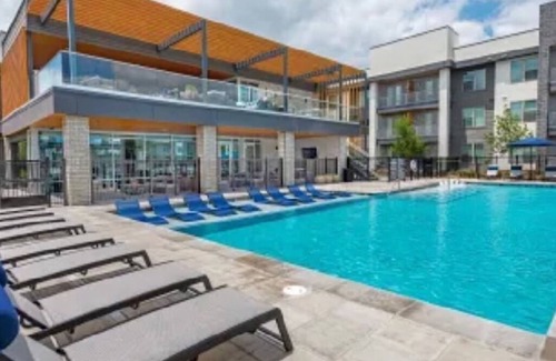 Downtown Fort Worth Apartment | Luxury 1 Bedroom W/Resort Style Pool