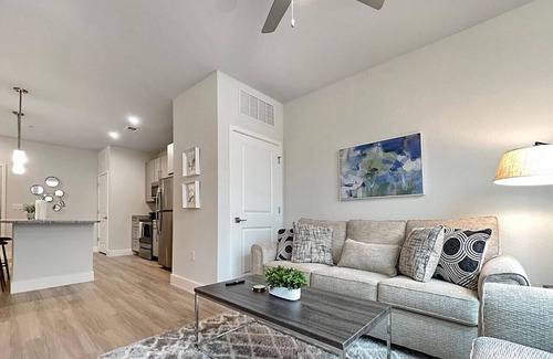 Temple Terrace Apartment | Luxury 1 BR Near Moffitt and USF and Busch Gardens
