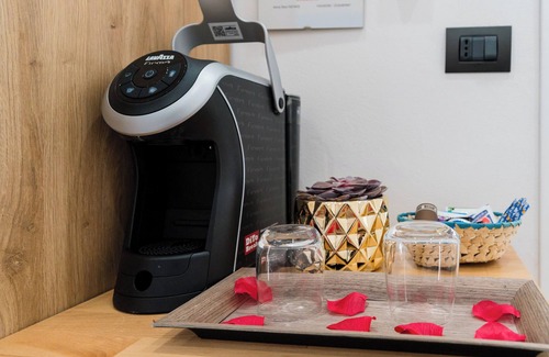 Tuglie Apartment | 'Luxury 12 - Room Aurora' with Shared Terrace, Wi-Fi and Air Conditioning
