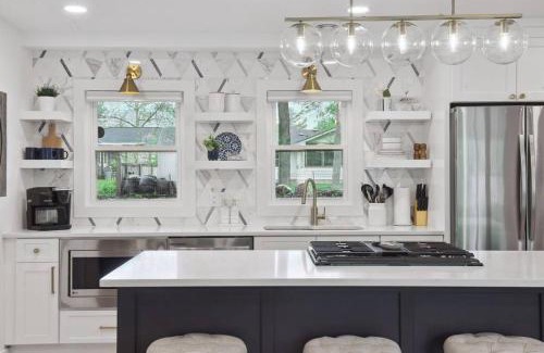 Minnetonka House | Luxury 1800sq.ft Home - Sleeps 8