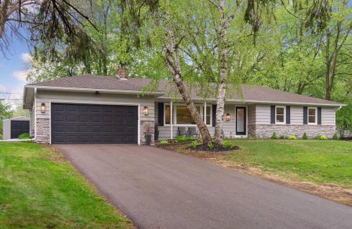Minnetonka House | Luxury 1800sq.ft Home - Sleeps 8
