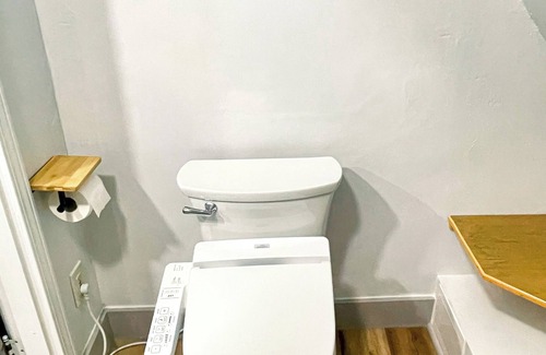 Clifton Heights Apartment | Luxury 1BR Loft near UC, DAAP, CCM, Hospital and Zoo w/Parking, 3FL