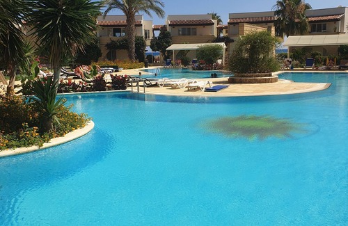 Bogaz Apartment | luxury 2 Bed Apart wet room and un suit 4 Pools free 20 meg Wifi sleeps 5