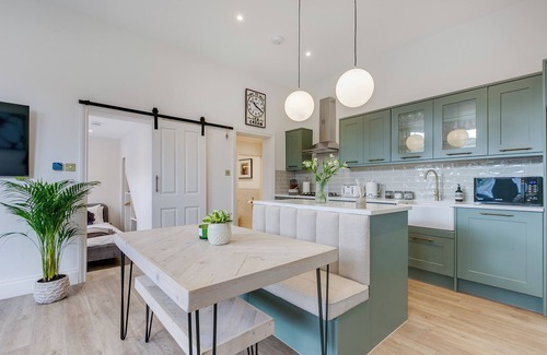 Balham Apartment | Luxury 2-Bed Apartment with Parking (near train/tube)