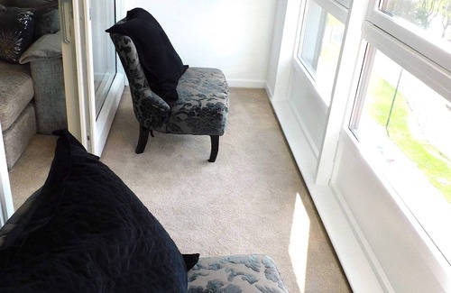 East End Apartment | Luxury 2 bed apt with stunning views & parking