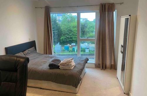 Addiscombe Apartment | Luxury 2 bed ensuite 2 bathroom apartment East Croydon