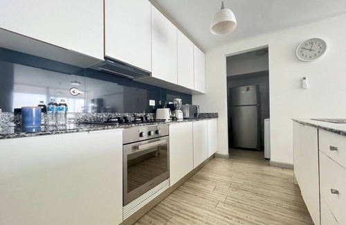 San Francisco Apartment | Luxury 2 bedroom apt free parking and Pool