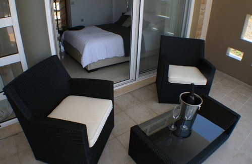 Makry Gialos Villa | Luxury 2 Bedroom Contemporary Townhouse in Makrigialos, Crete