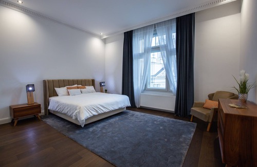 Corvin negyed Apartment | Luxury 2 bedroom family 102